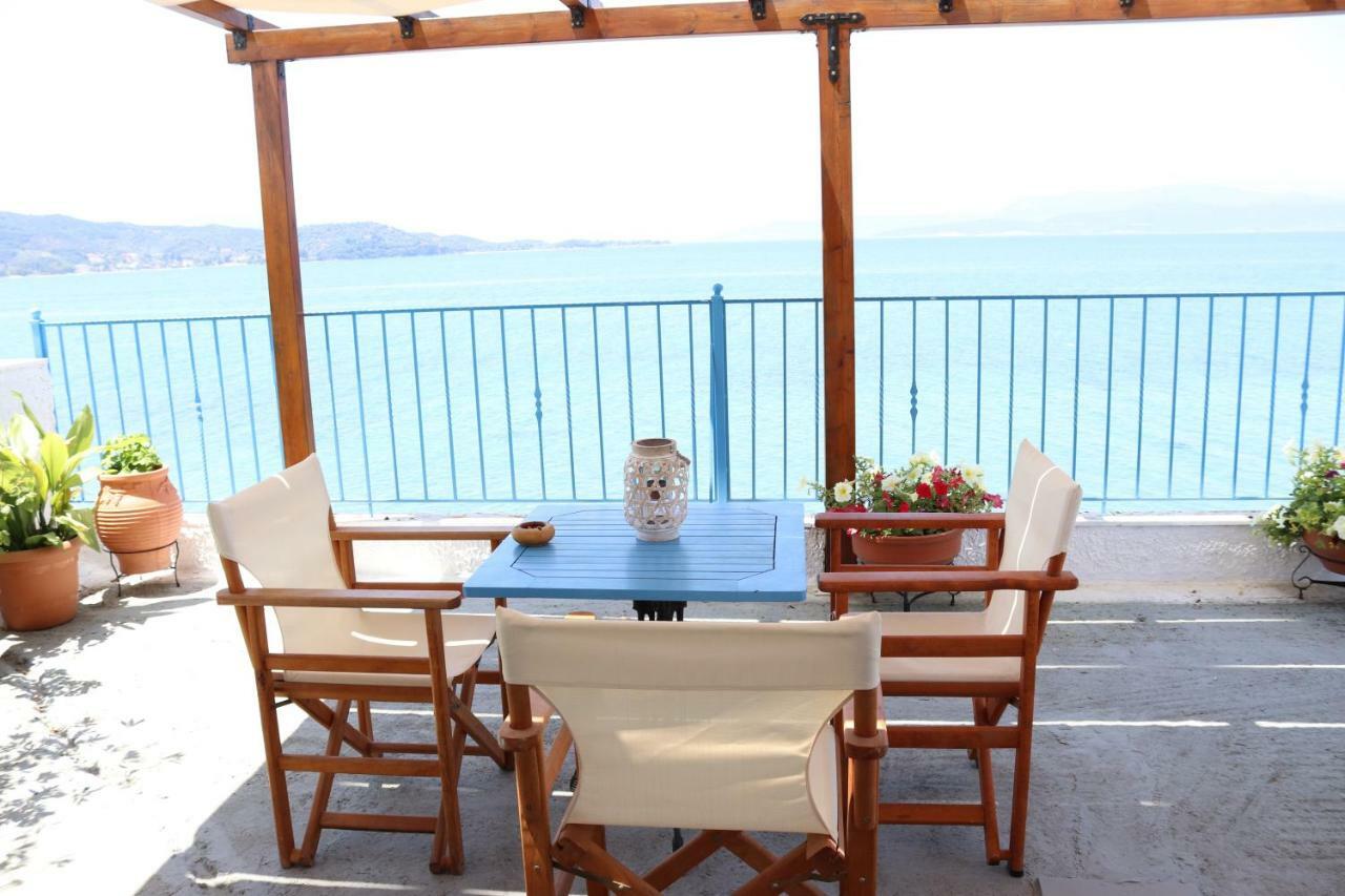 Papas Rooms On The Seafront Ωρεοί Εξωτερικό φωτογραφία